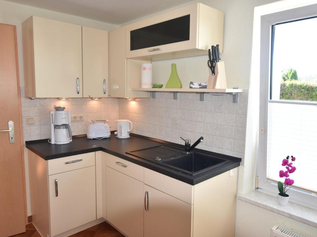 Modern Bungalow In Kroepelin With Garden Βίλα Δωμάτιο φωτογραφία
